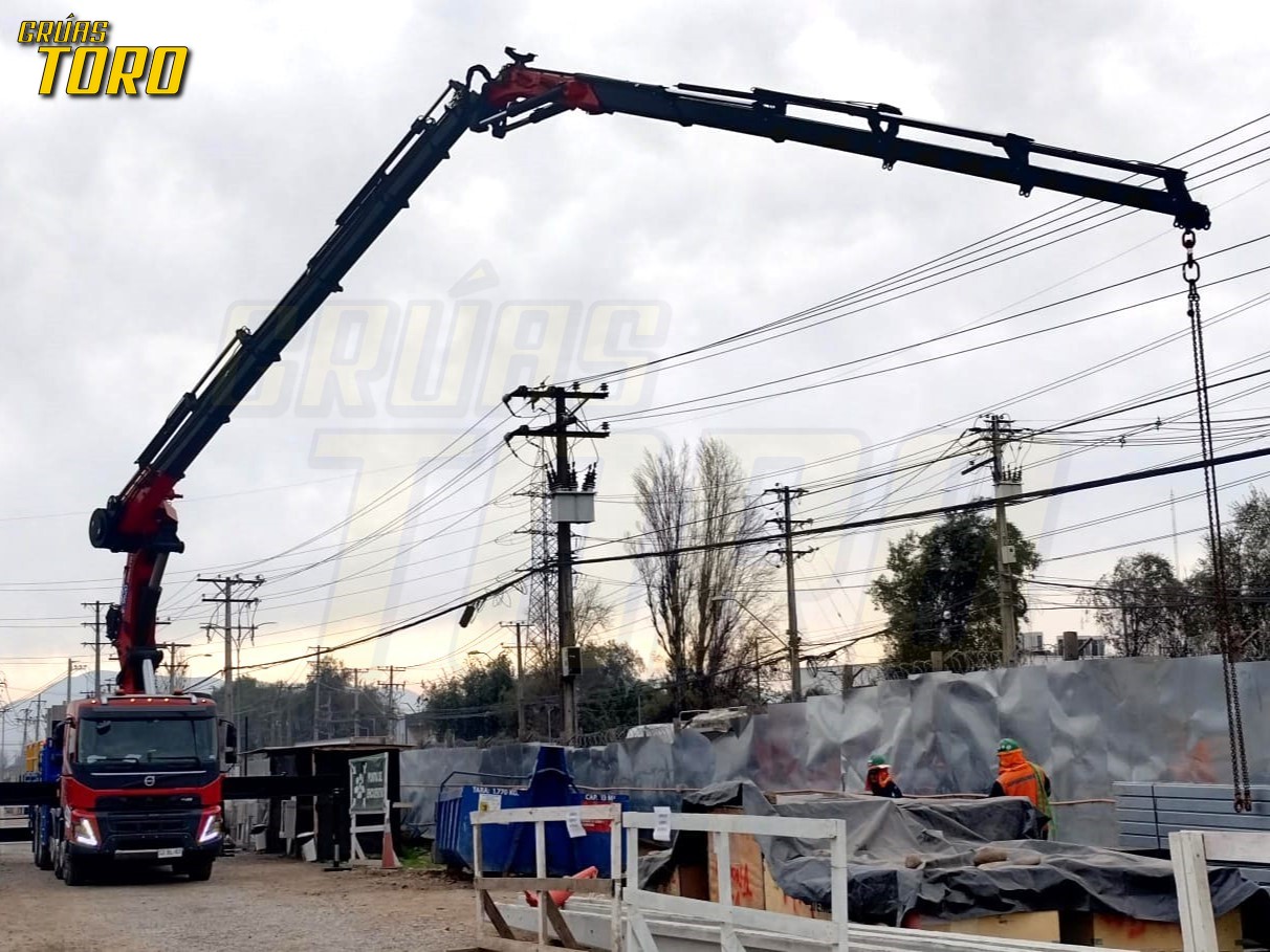 Camión VOLVO con Grúa HMF 9520-K7 CON JIB