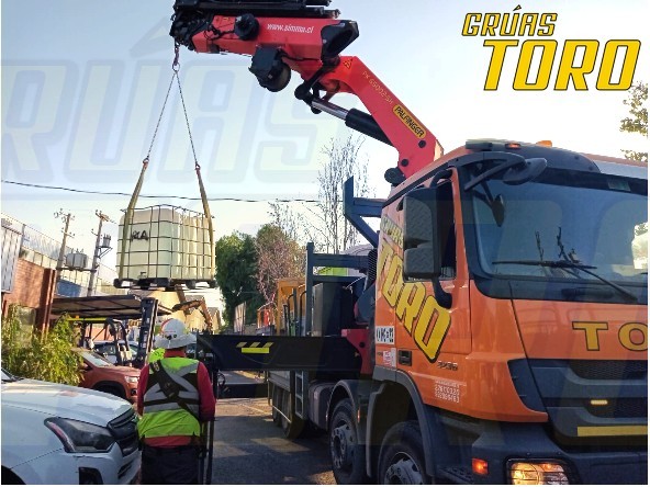 Camión MERCEDES BENZ con Grúa PALFINGER PK 65002 SH G